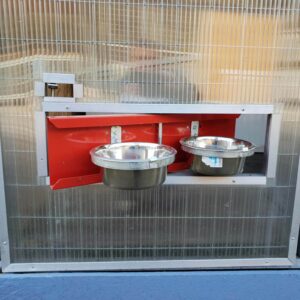 Schwenkbarer Wasser-/Futternapf